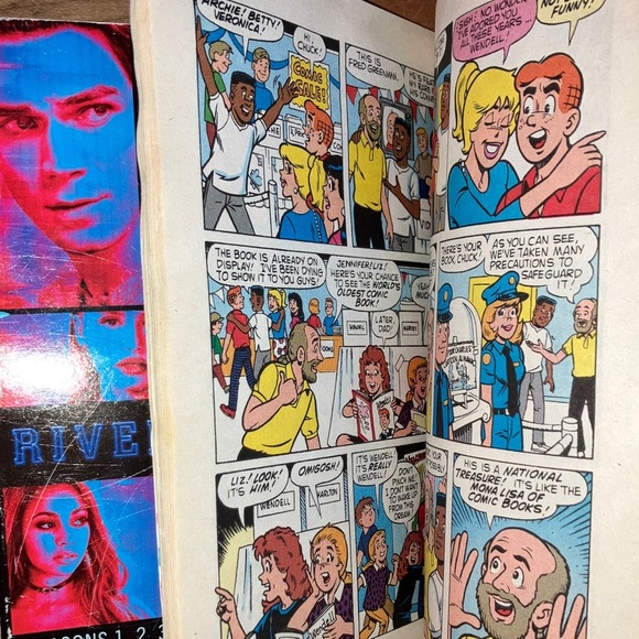 Archie / Betty Veronica set of 4 comic books - Picture 12 of 16